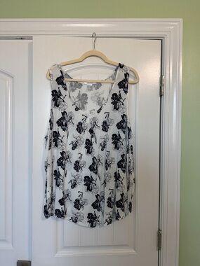 VENUS White Tank Top with Blue Floral Print